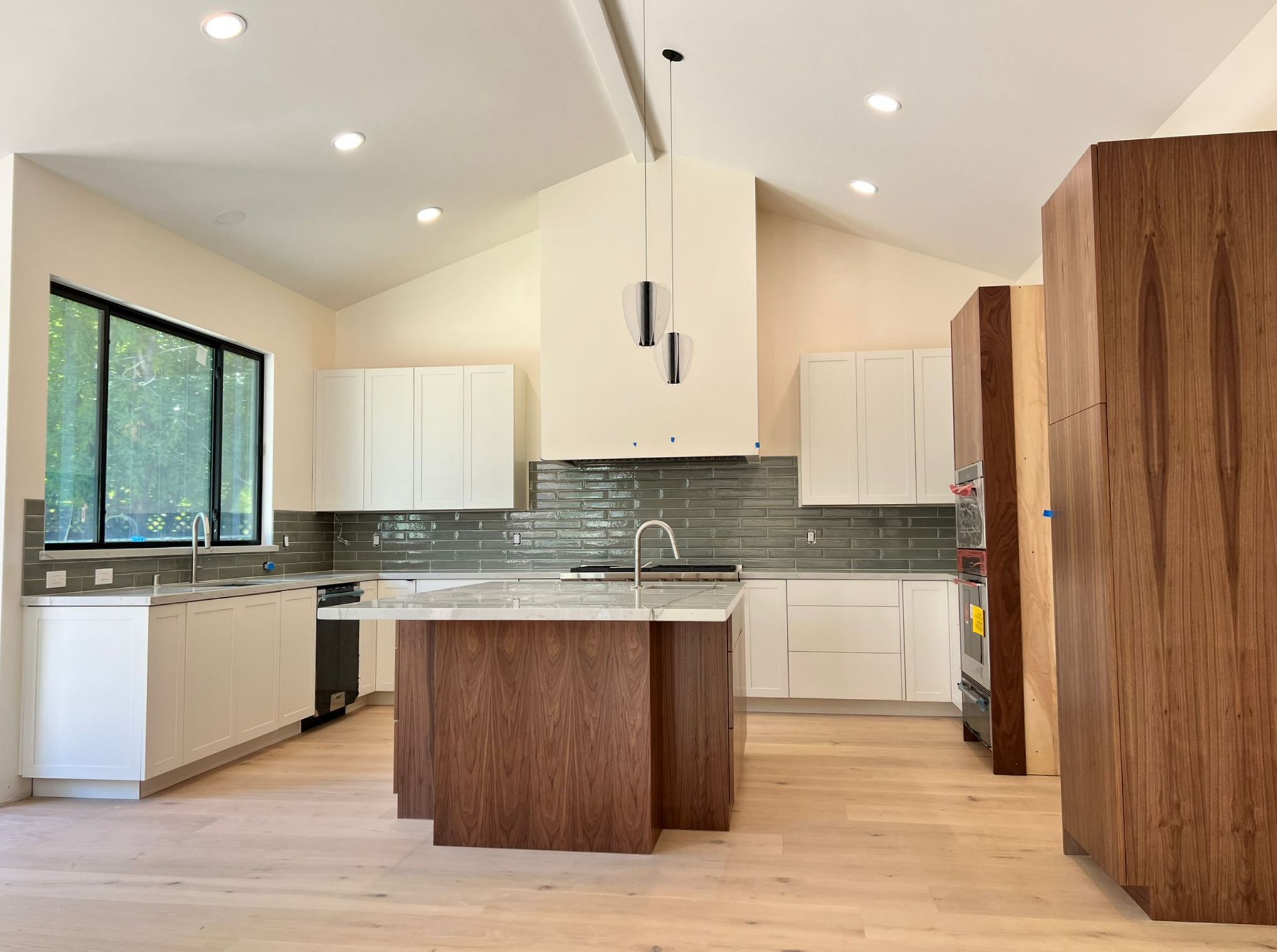 California Chic, Kitchen